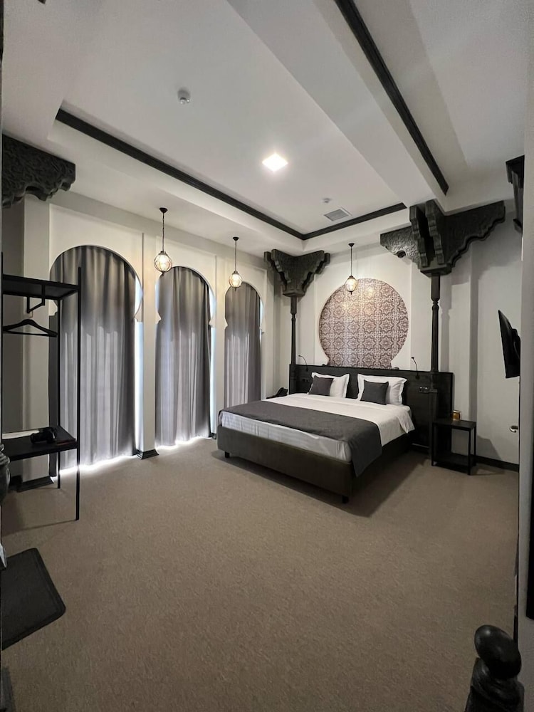 Hotel Rasoda Hotel And Restaurant