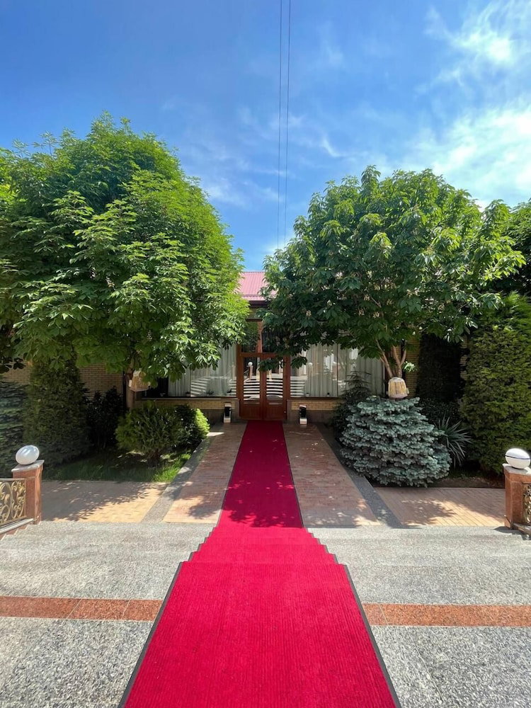 Hotel Regal Garden Hotel
