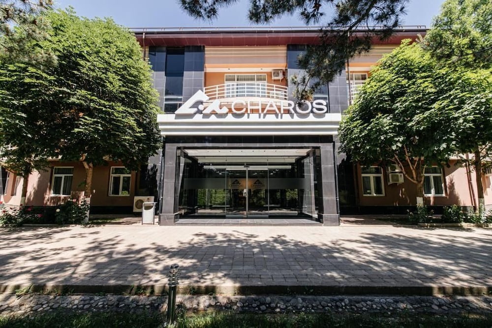 Hotel Charos Family Resort