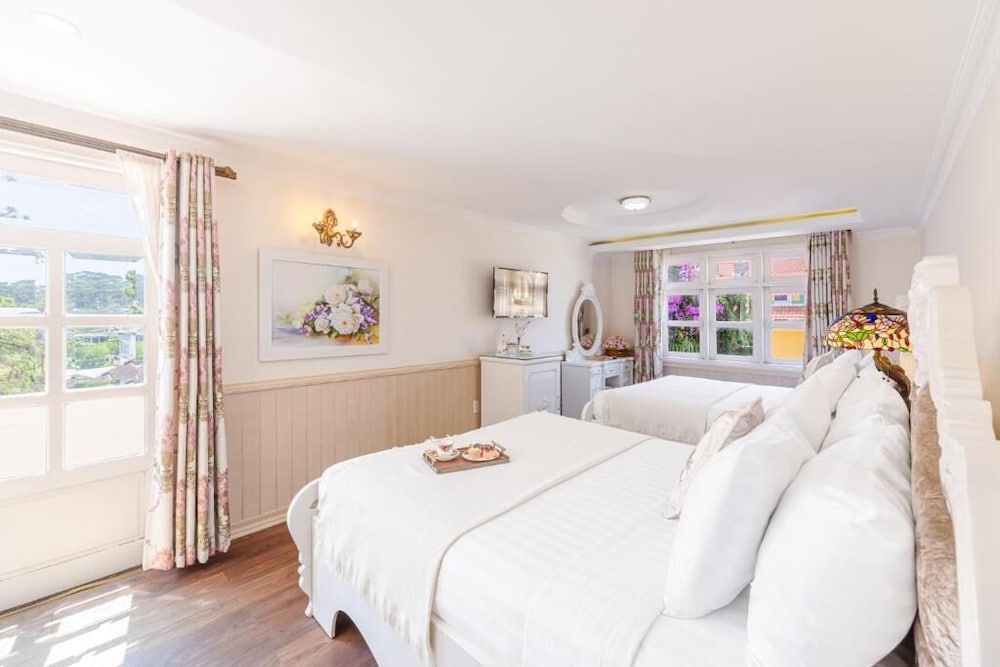 Hotel Hoa Sen Vang