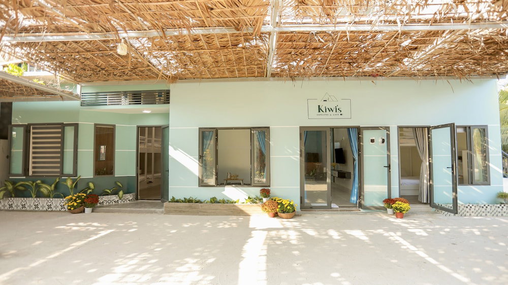 Hotel Kiwi's Homestay & Cafe