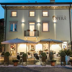 Hotel Opera cazare Dossobuono