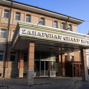 Hotel Zarafshan Grand Hotel cazare Navoiy