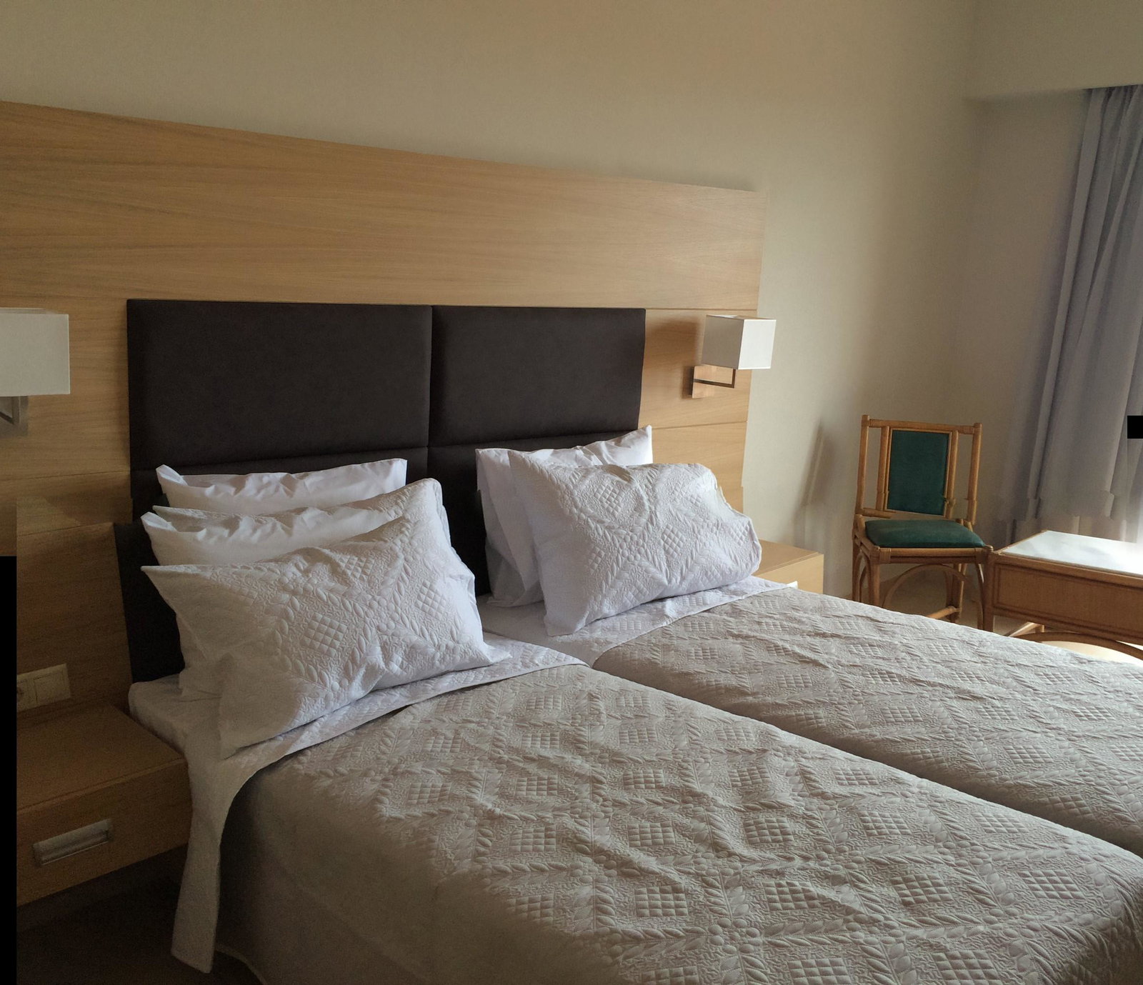 dal travel Pleasure Beach Hotel