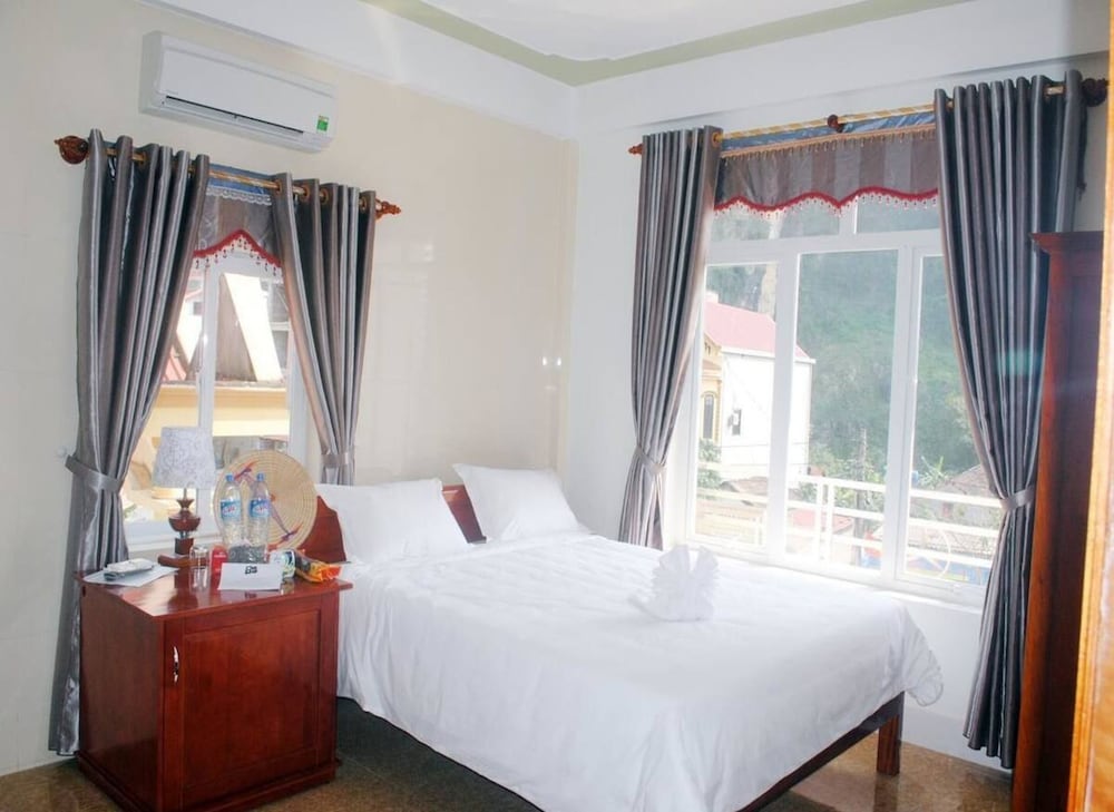 Paradise Hotel