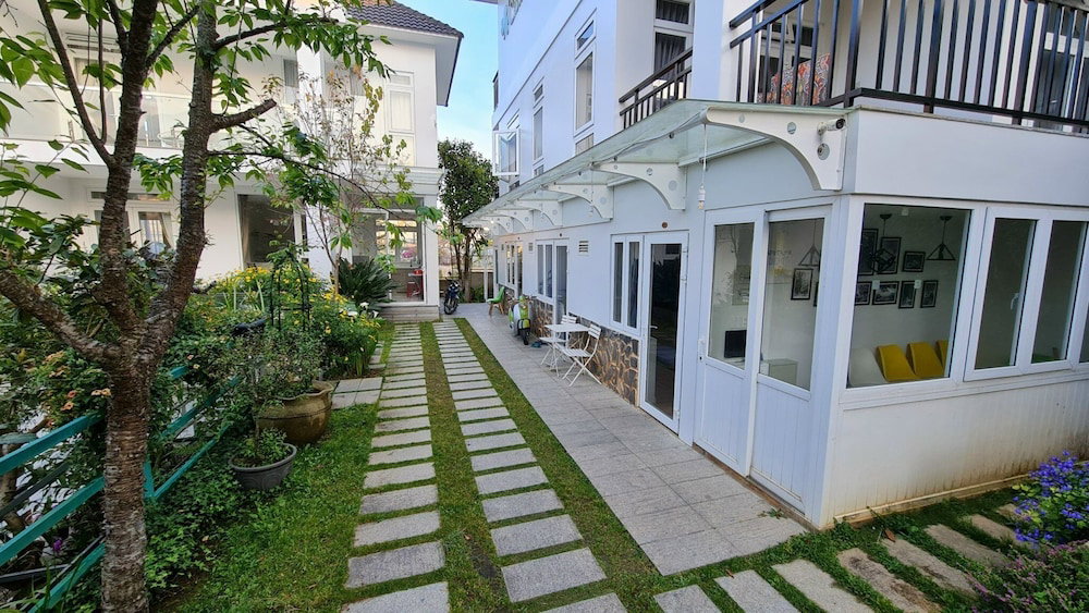 Lavini House