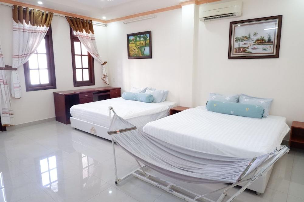 Winter Spring Homestay Center