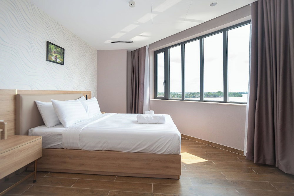 Bamboo Riverside Boutique Hotel