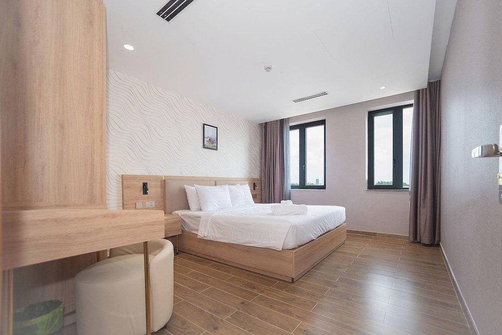 Bamboo Riverside Boutique Hotel
