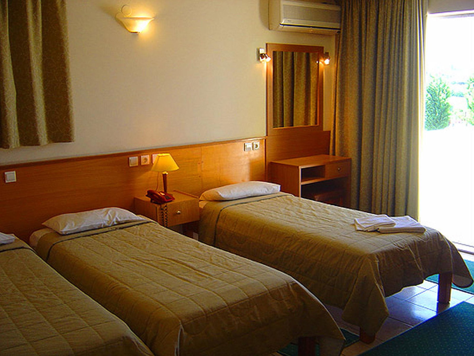 dal travel Flisvos Hotel