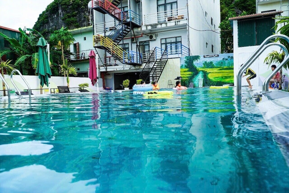 Hotel Phong Nha Jasmine Hostel & Roof Top Bar