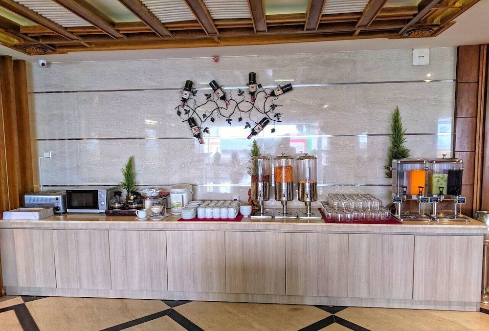 Holiday One Hotel