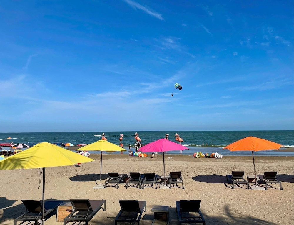 Hotel Flamingo Hai Tien Beach Resort