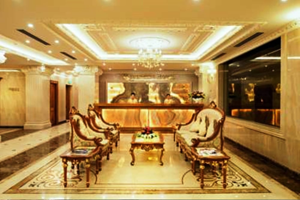 Riverside Hotel