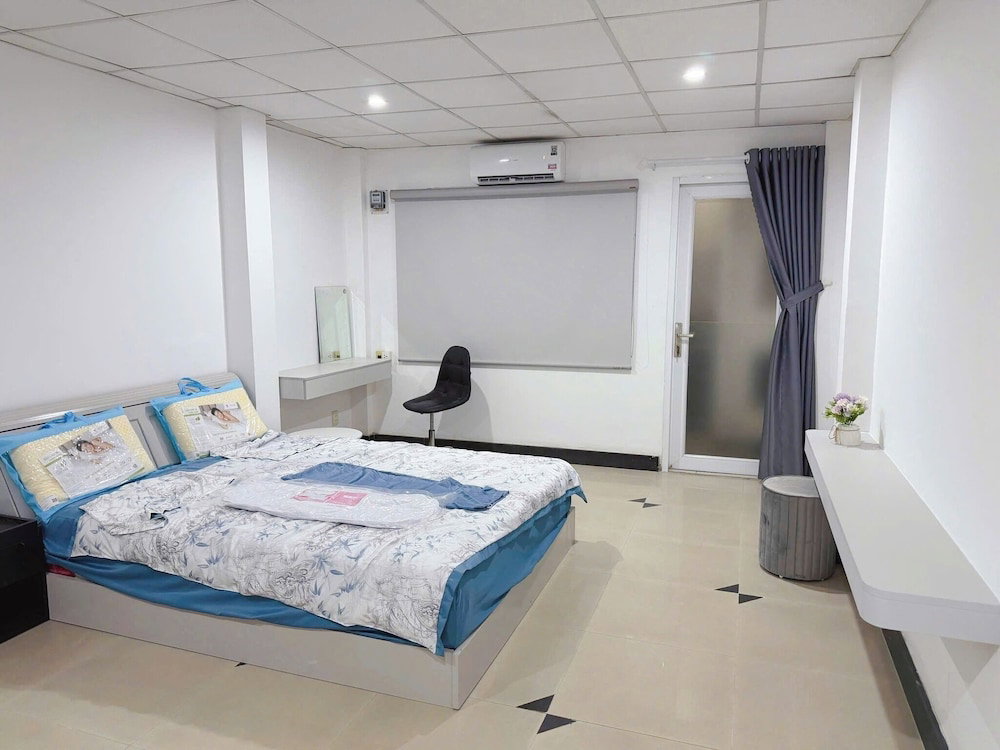 Mini House 365 Holdings Ly Tu Trong