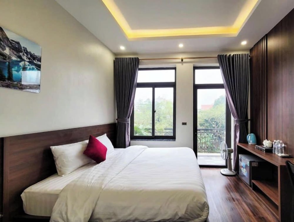 Tam Coc Harbor View Hotel & Travel
