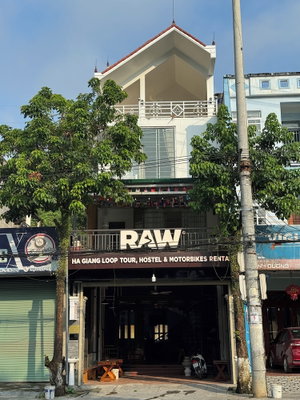 Hotel Raw Hostel - Tour & Motorbikes Rental cazare Ha Giang