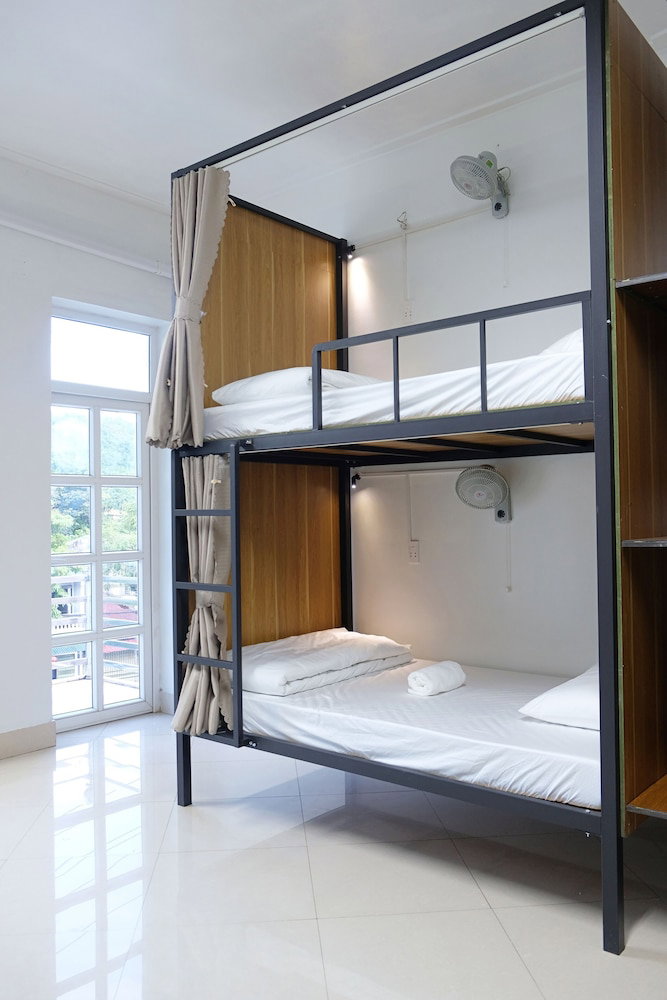 Raw Hostel - Tour & Motorbikes Rental