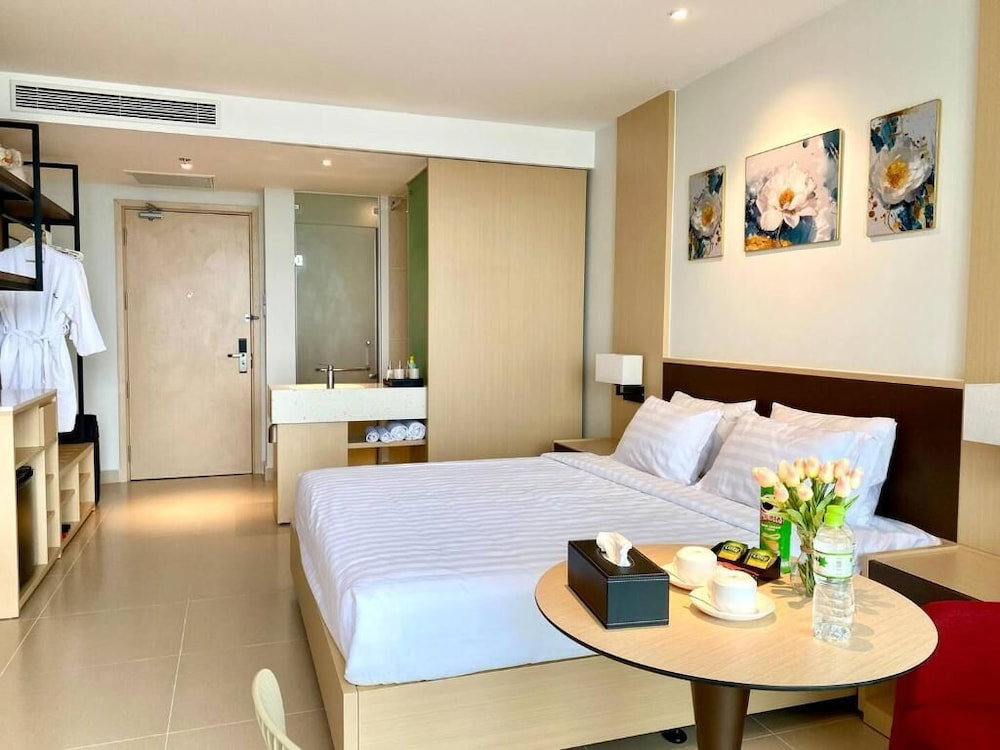 Hotel The Oceanfront Apartment At Cam Ranh