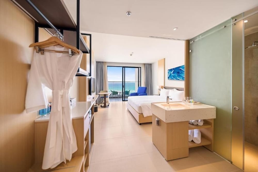 The Oceanfront Apartment At Cam Ranh