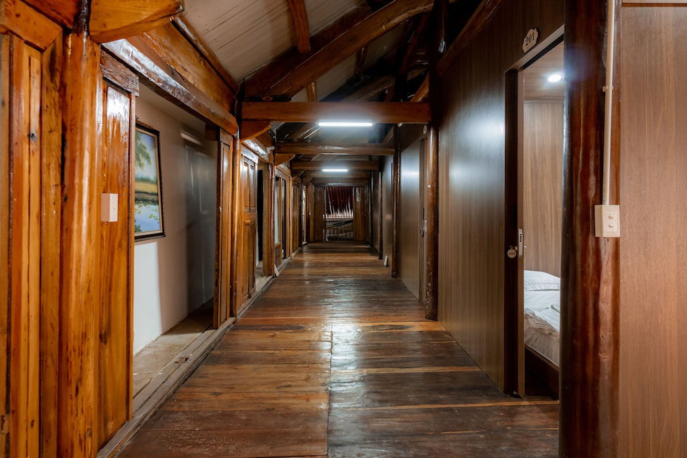 Odyssey Hostel, Tours & Motorbikes Rental