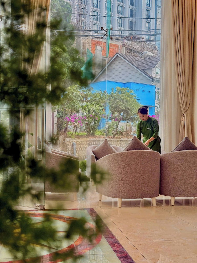 Nature Hotel - Pham Hong Thai