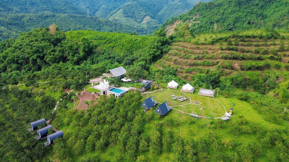 Hotel Ora Hill Farmstay & Glamping Hoa Binh