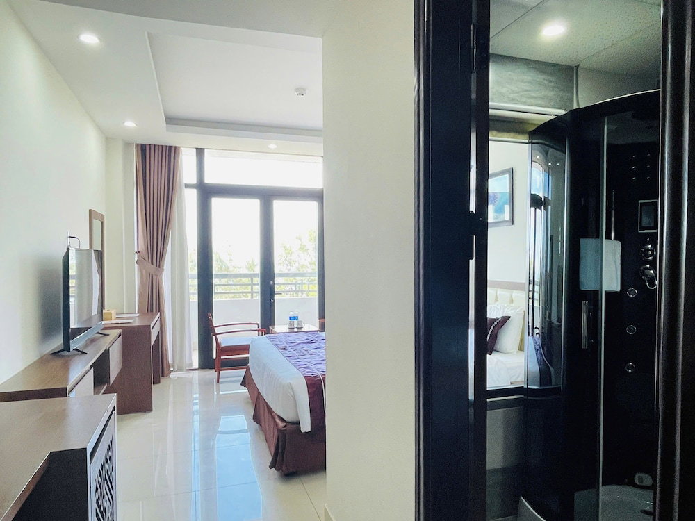 Phu Cuong Beach Hotel