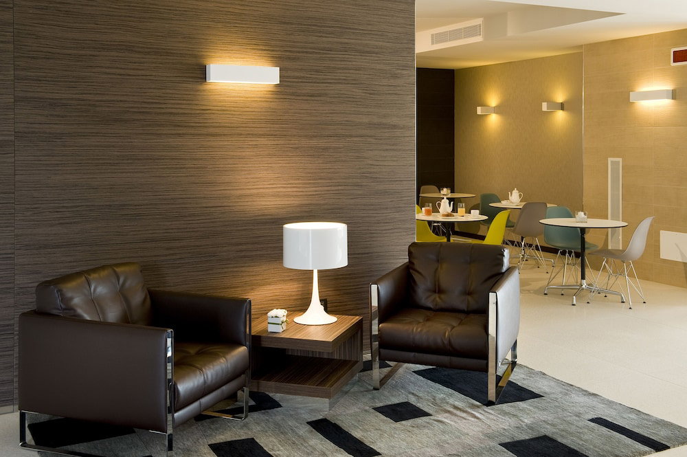 Viola Mhotel