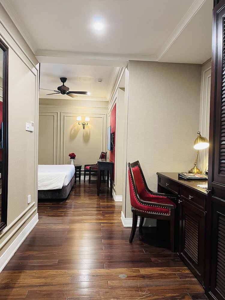 Hotel Du Monde