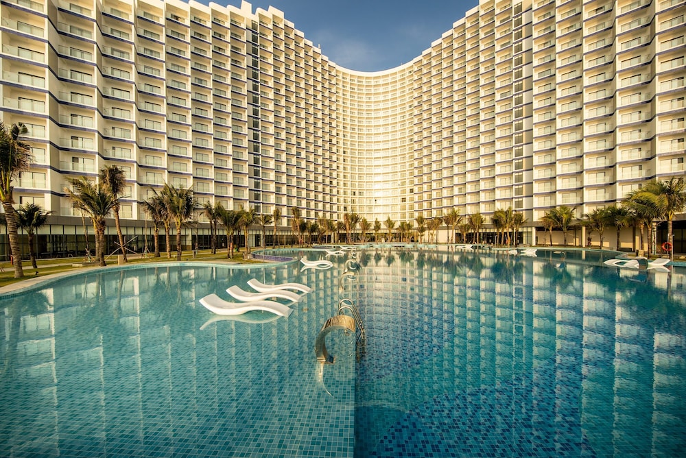 Hotel The Western Seaview Cam Ranh Condotel