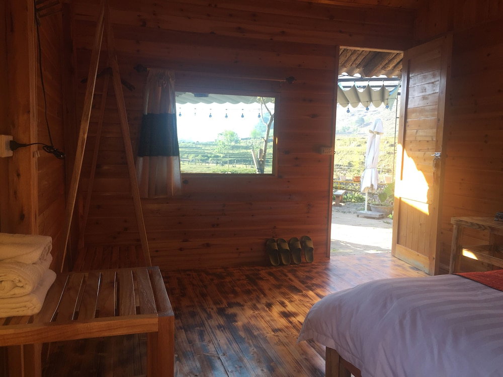 Tropical Riverside Homestay