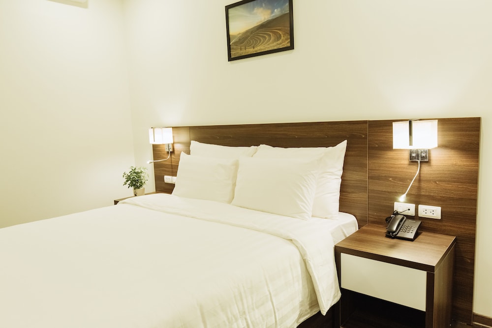 Paragon House & Residence