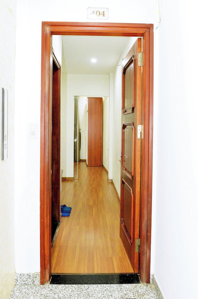Hotel Era Apartment Đông Các