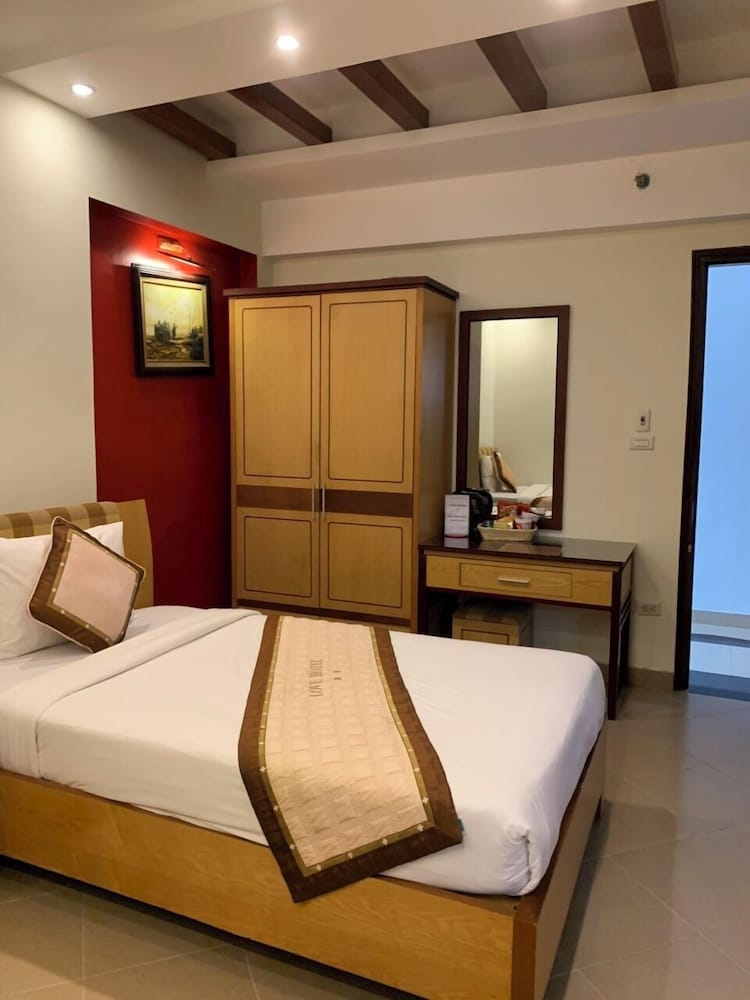 Love Hotel Hoang Mai Hn- By Bay Luxury