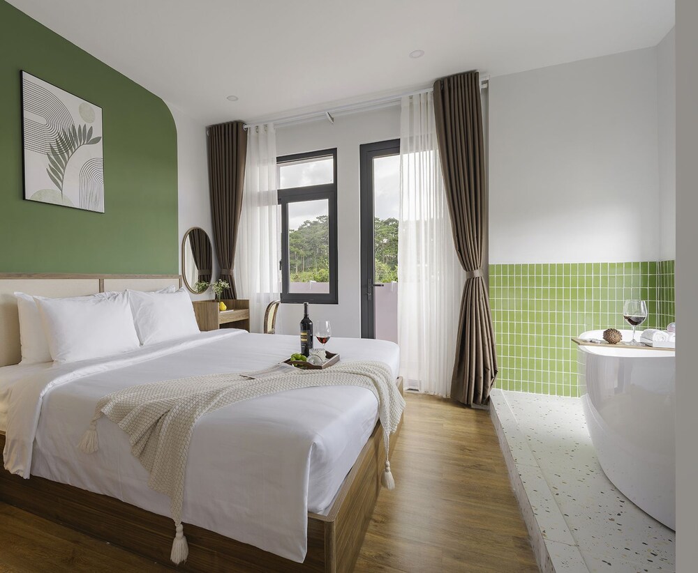 Nature Hotel - Le Hong Phong