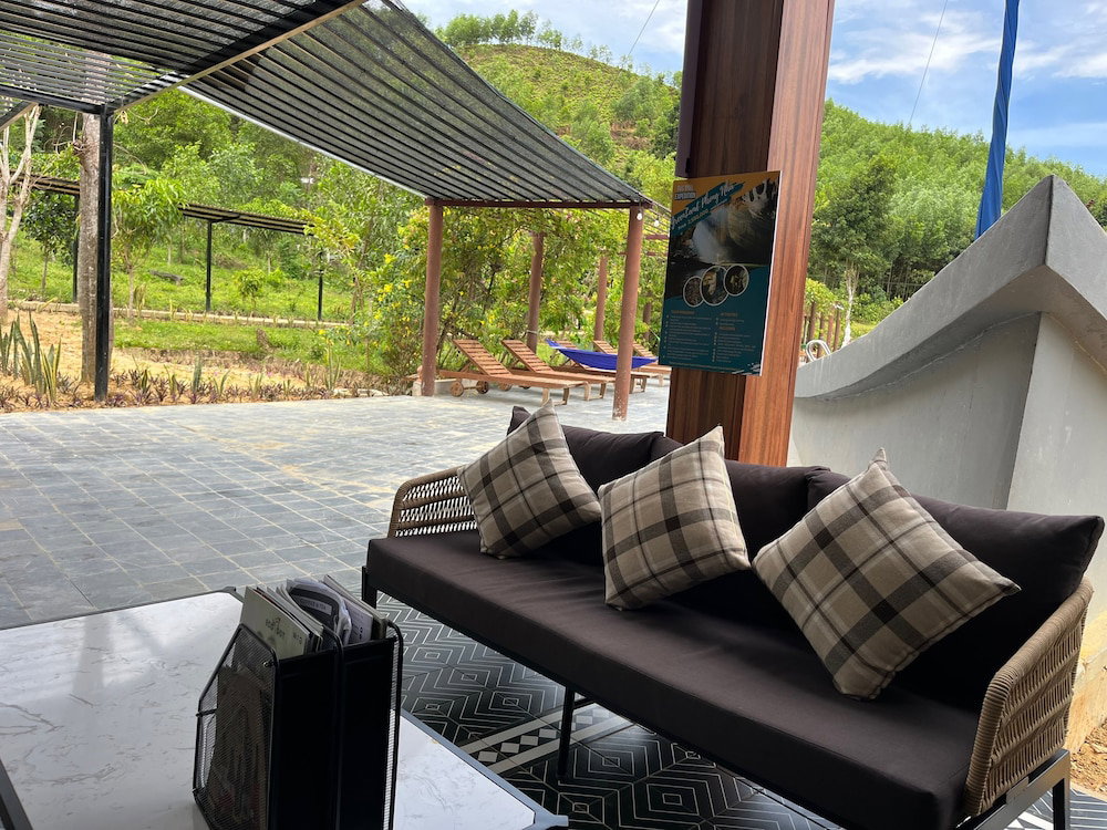 Nguyen Shack Retreat