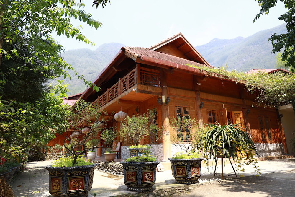 Khen Mong Nature Hotel
