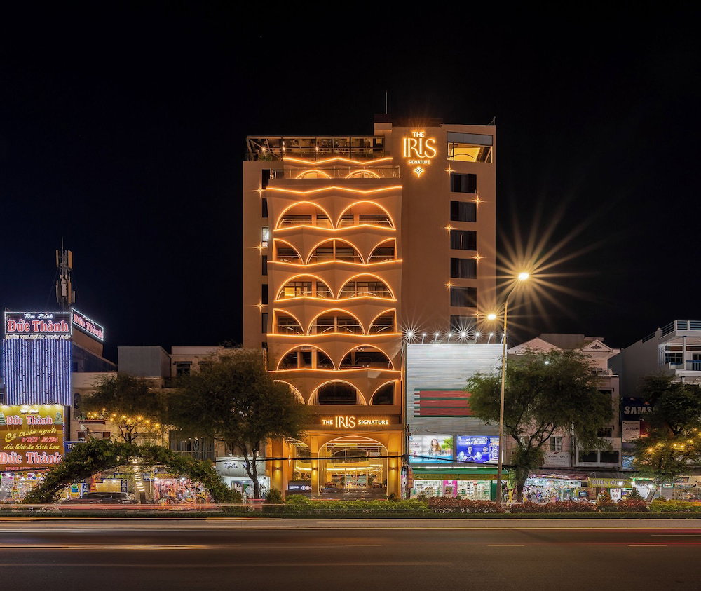 Hotel The Iris Signature Hotel & Spa