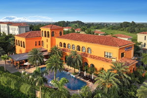 Hotel Wyndham Sky Lake Resort And Villas cazare Xuan Mai