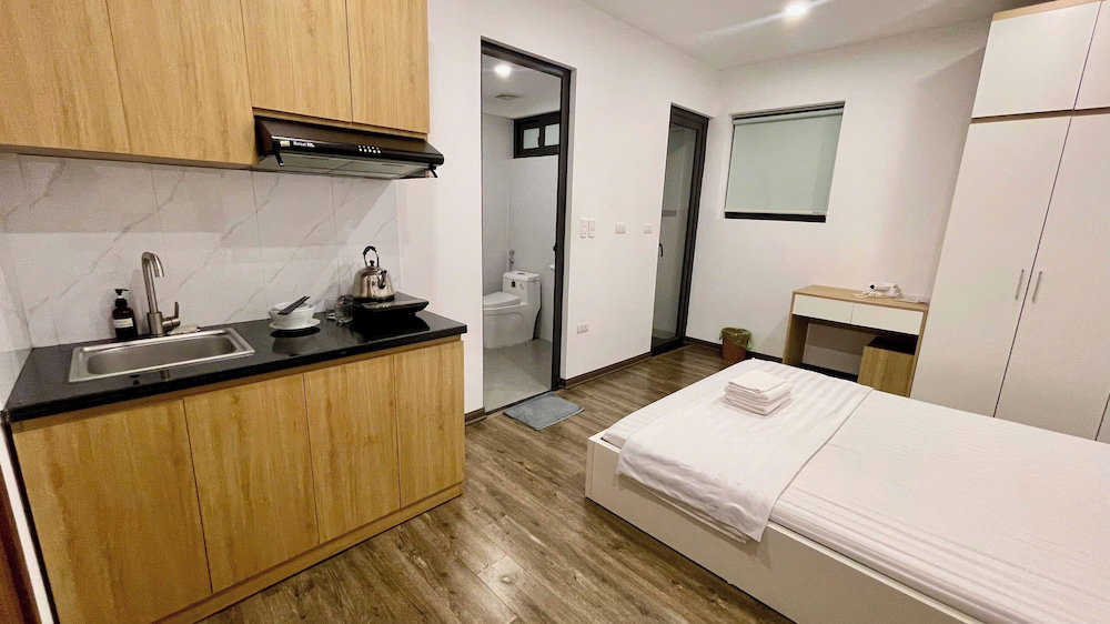 Era Apartment Khuc Thua Du