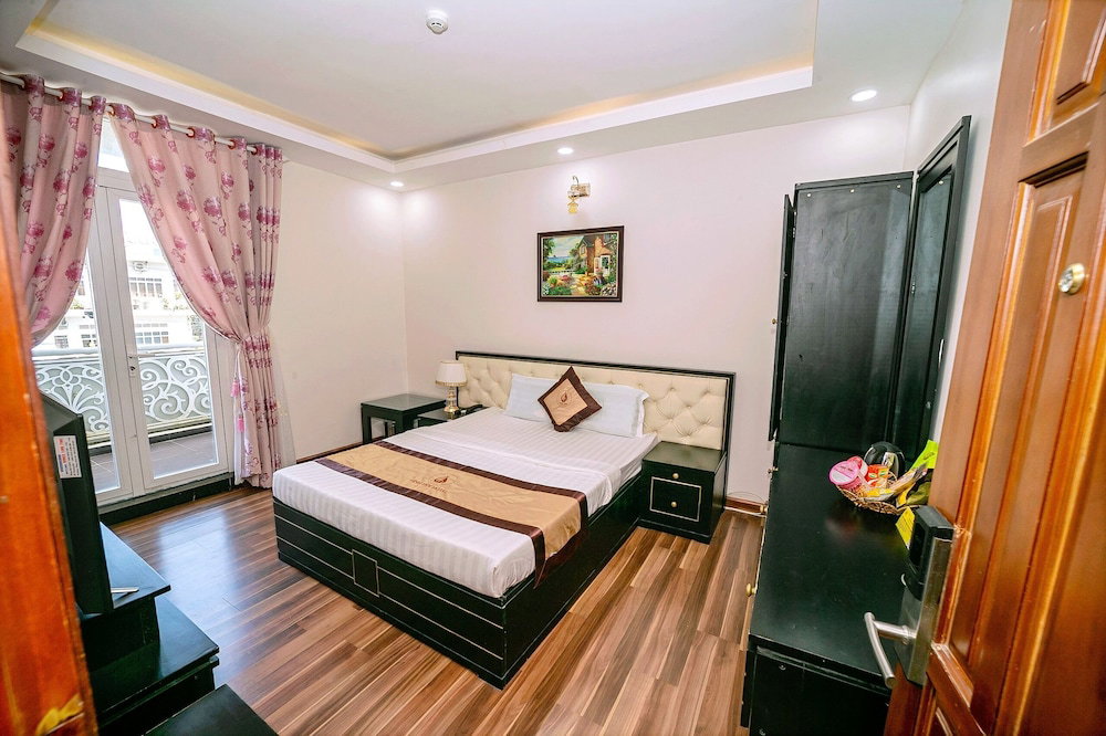 Vinh Hoi Hotel