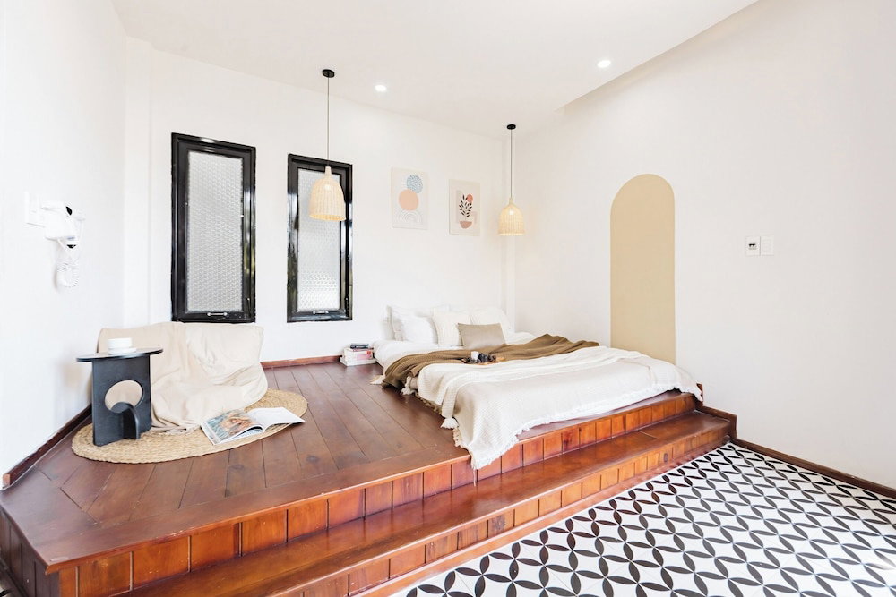 Be Youth Villa