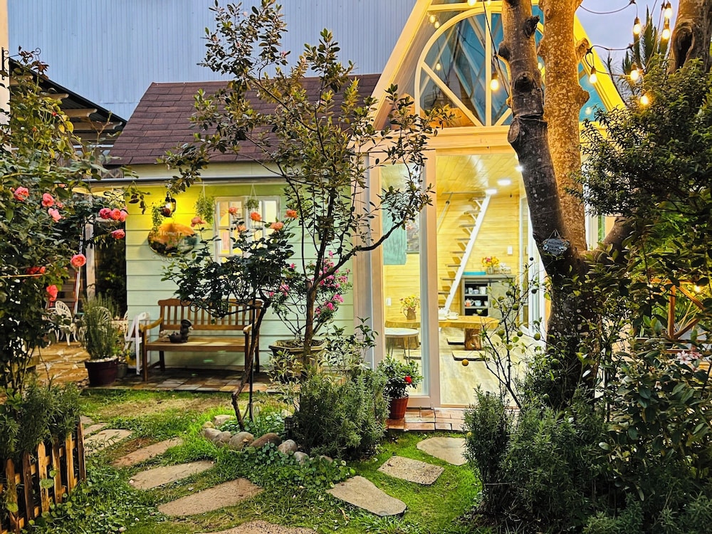 Hometa Homestay