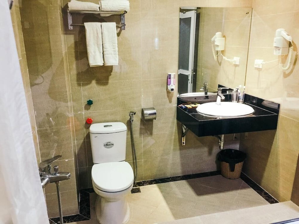 Hoang Gia Hotel 150 Nghi Tam Hn-Baylux