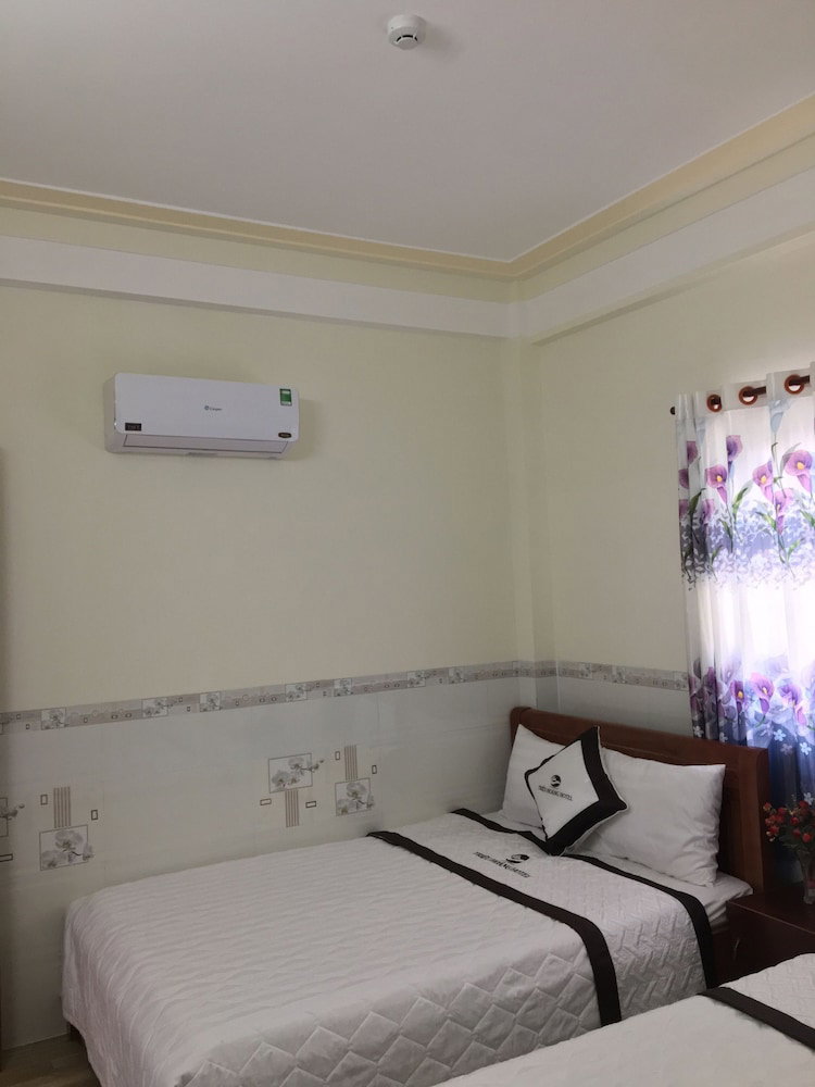 Trieu Hoang Hotel