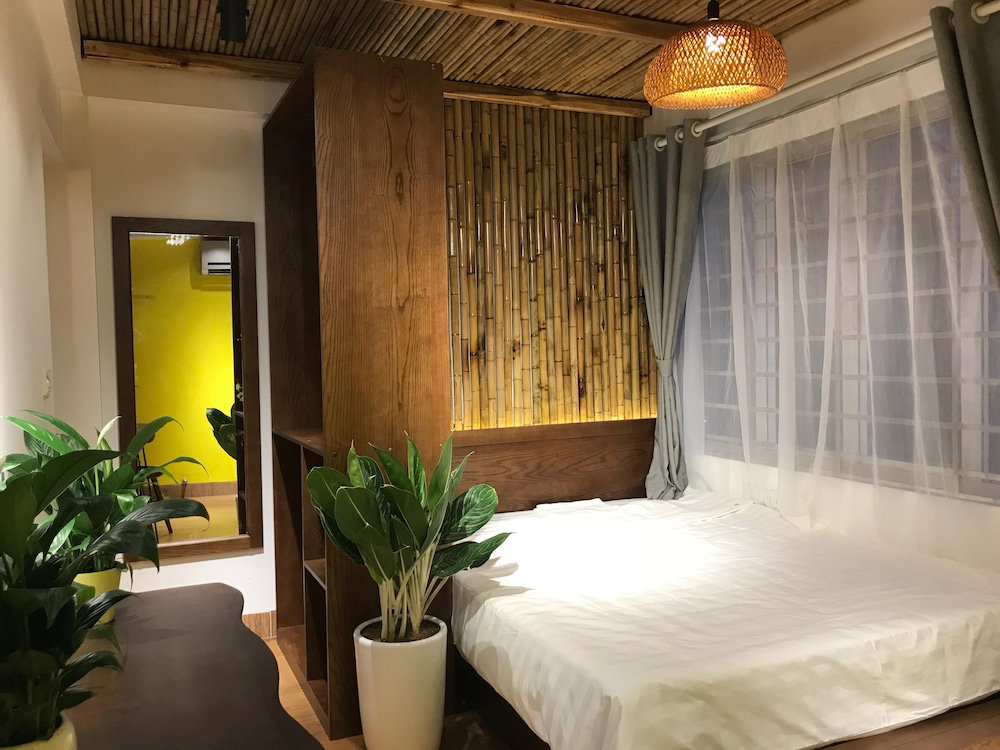 The Autumn Homestay
