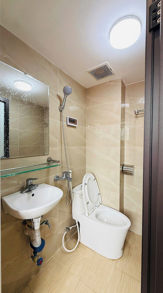 Era Apartment Thinh Hao