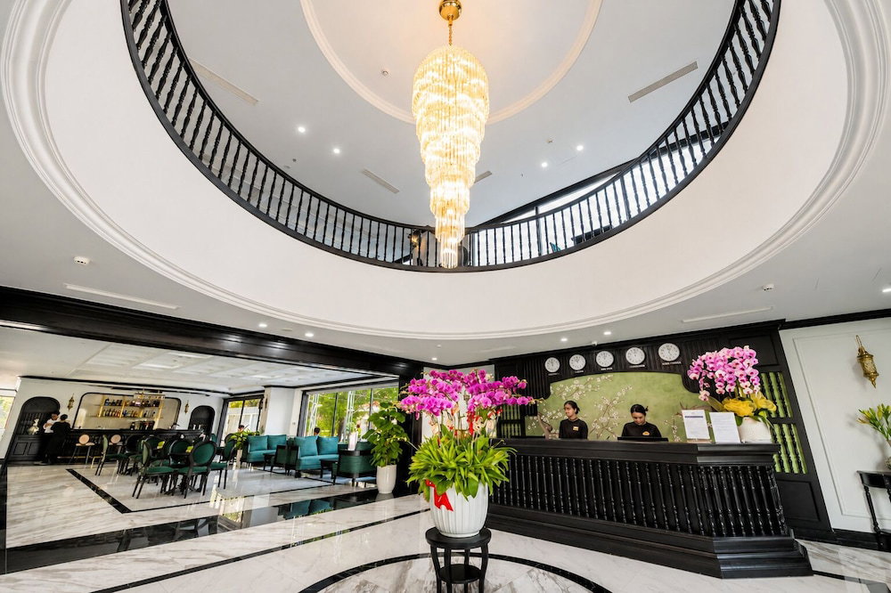 Grand Luxury Hotel Ninh Chu