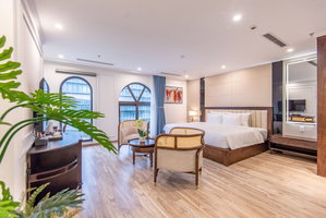 Hotel Reyna Luxury Hotel By 22Land cazare Cau Dien
